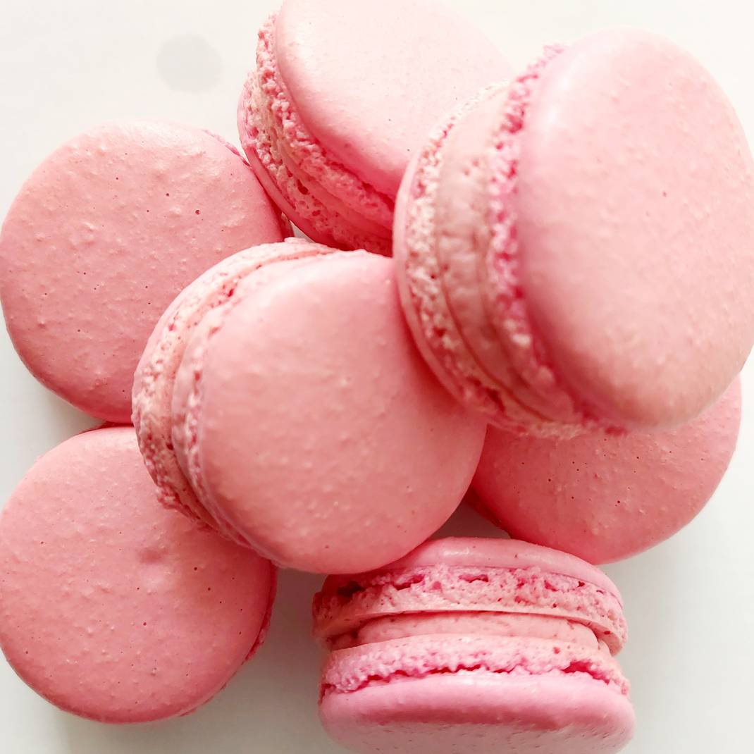 Raspberry Parisian Macaroon