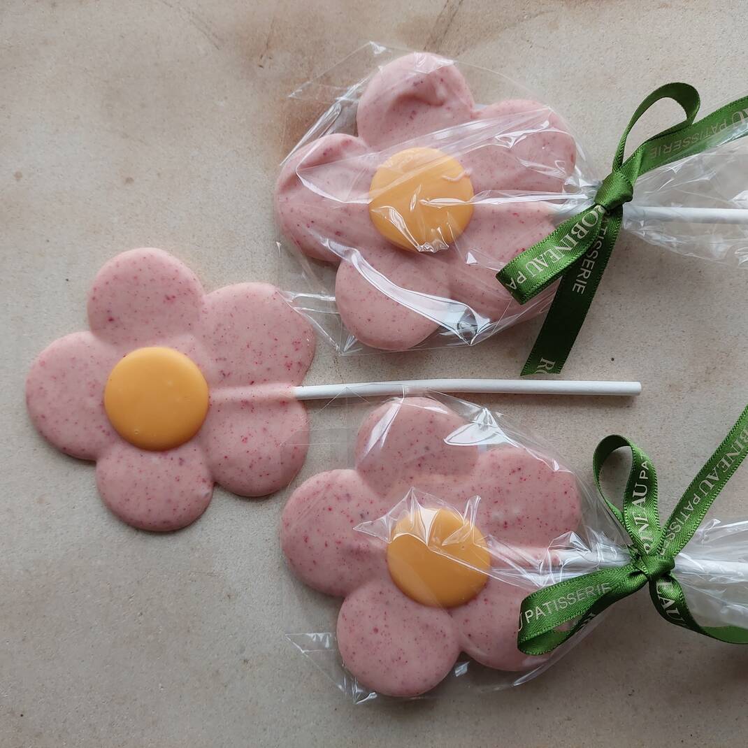 Pink Flower Chocolate Lolly