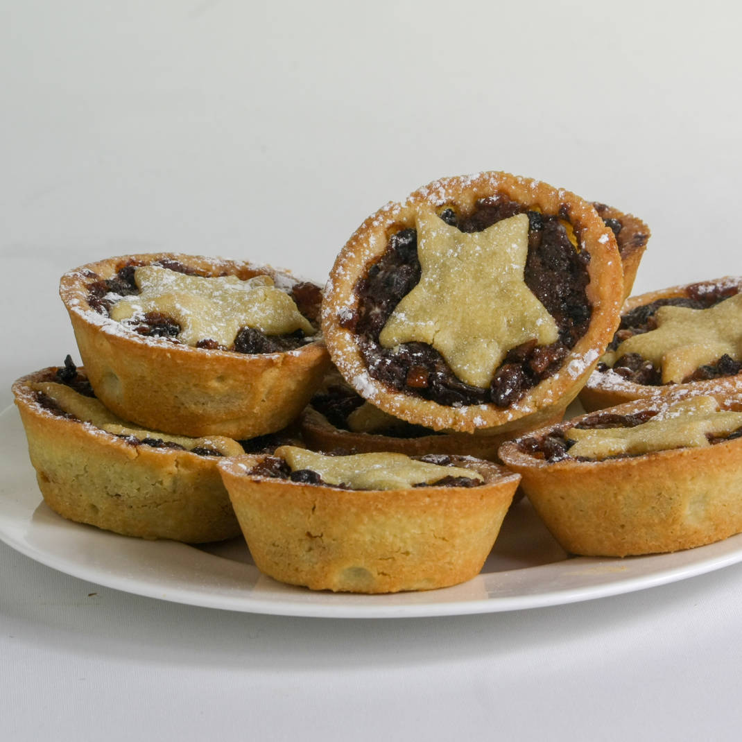 Half Dozen Star Mince Pies