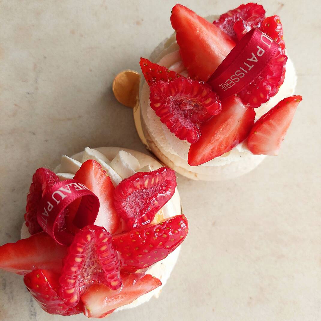 4 Individual Strawberry & Raspberry Meringues (usually £3.70 each)