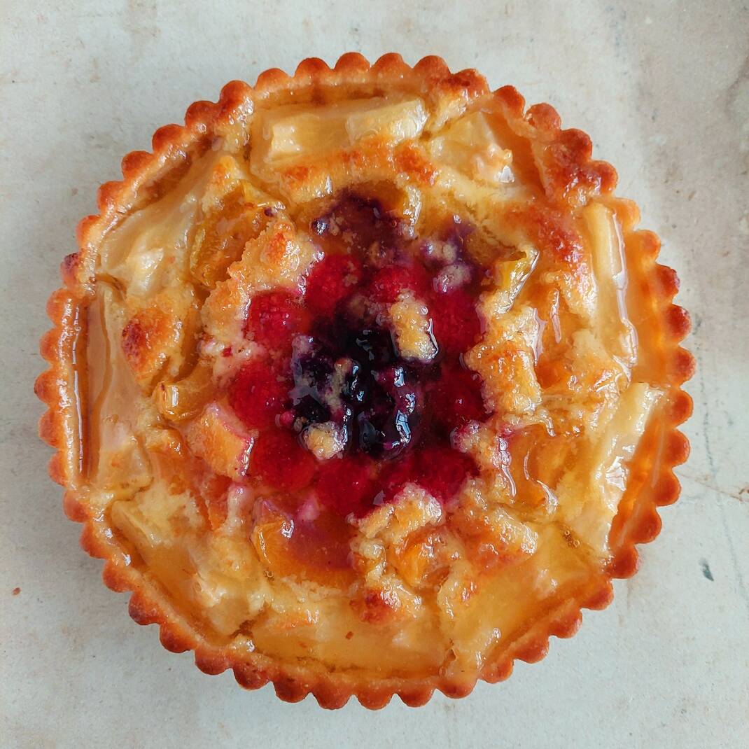 Mixed Fruit Frangipane (Medium)